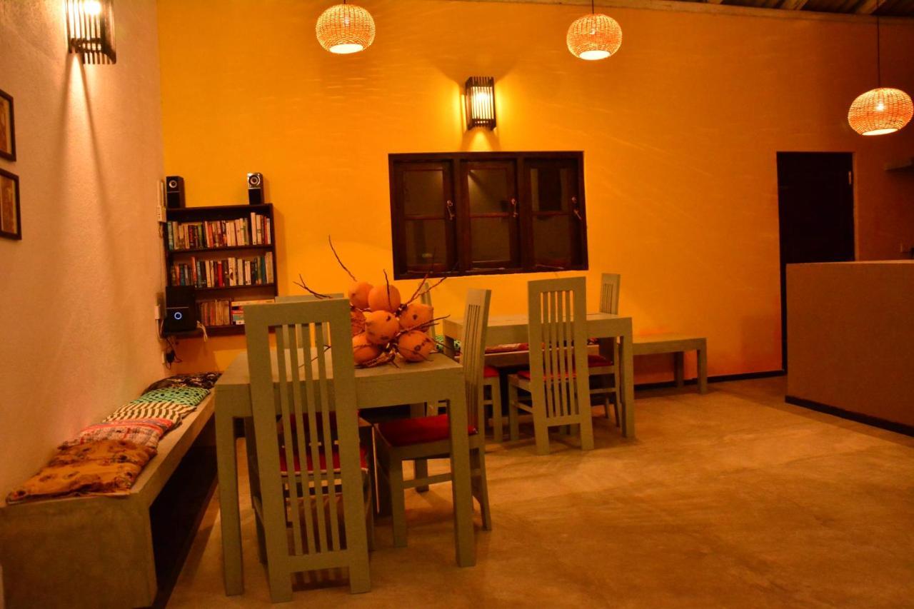 View Guesthouse & Bistro At Goyambokka Tangalle Bagian luar foto