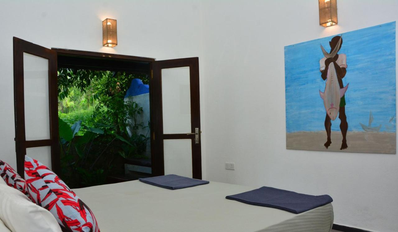View Guesthouse & Bistro At Goyambokka Tangalle Bagian luar foto