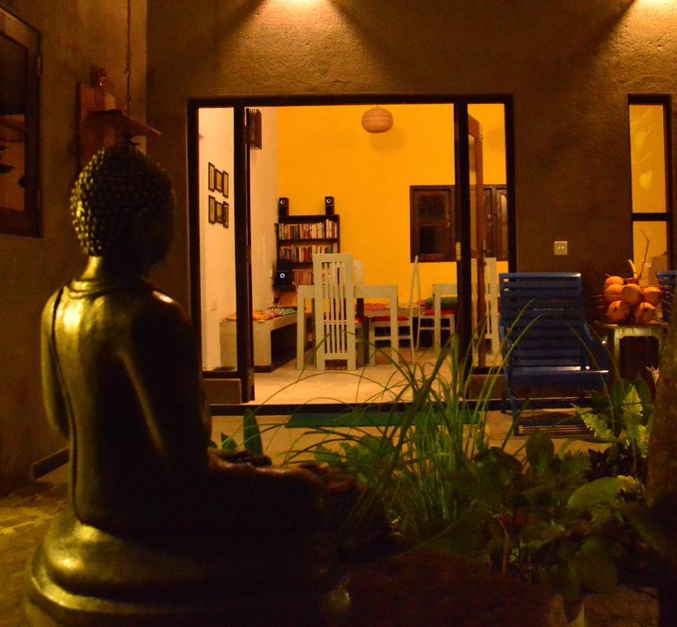 View Guesthouse & Bistro At Goyambokka Tangalle Bagian luar foto