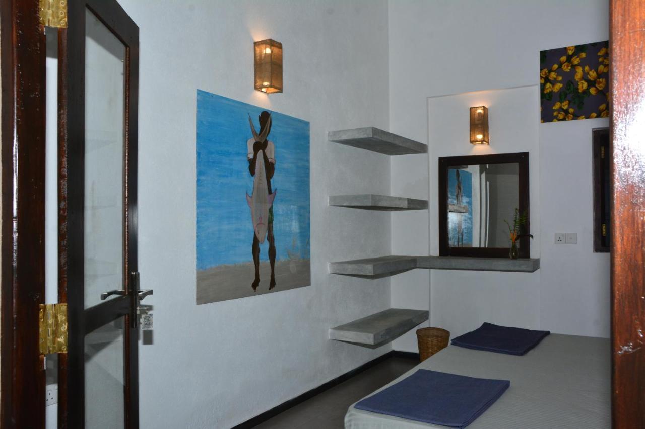 View Guesthouse & Bistro At Goyambokka Tangalle Bagian luar foto