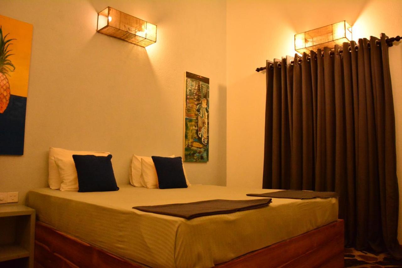 View Guesthouse & Bistro At Goyambokka Tangalle Bagian luar foto