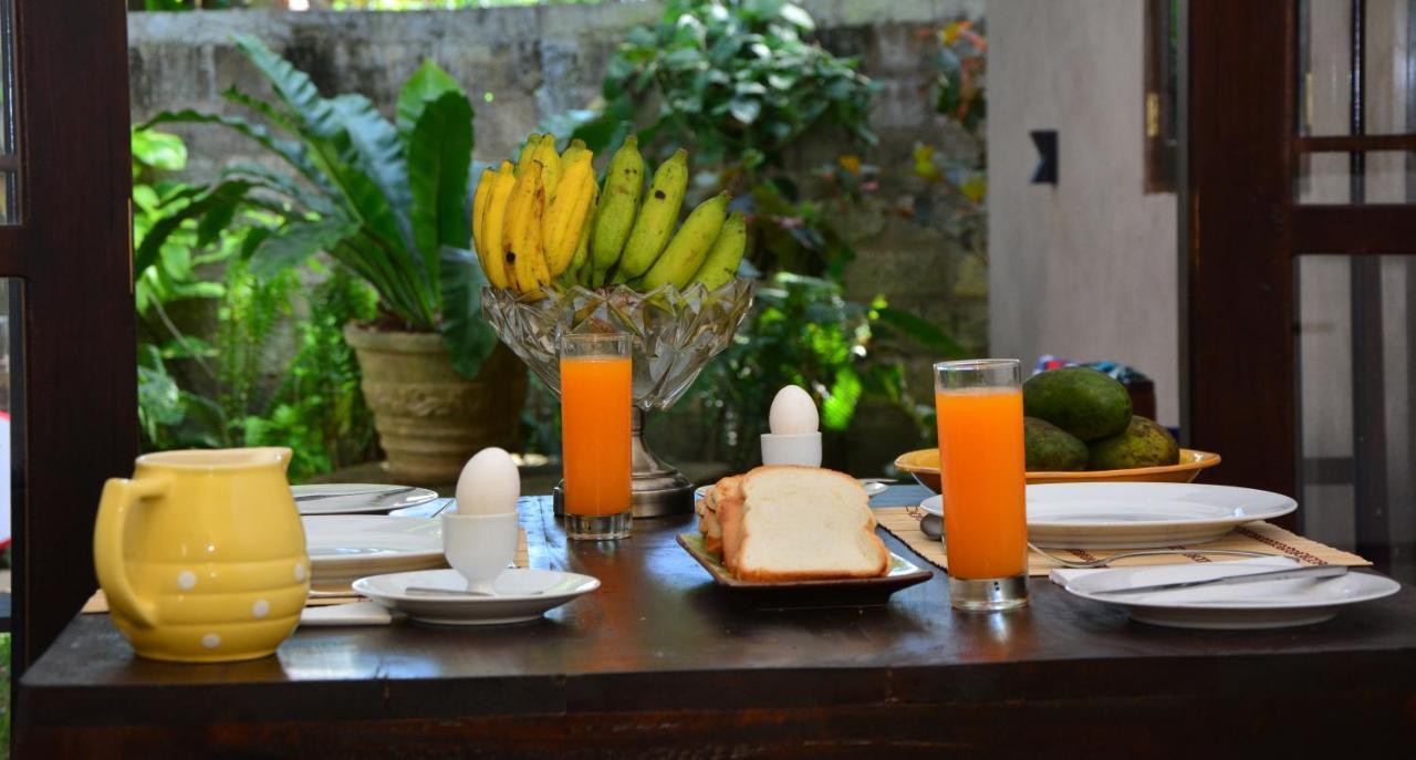 View Guesthouse & Bistro At Goyambokka Tangalle Bagian luar foto